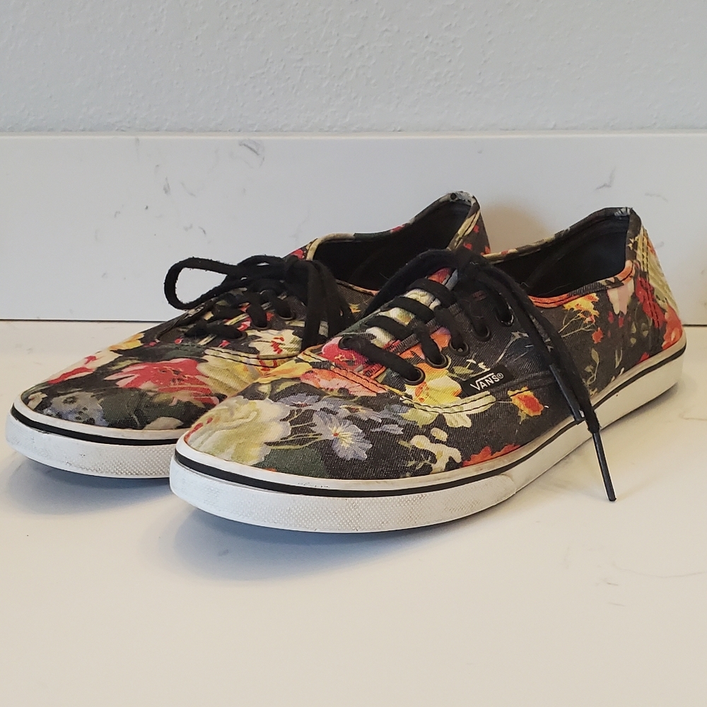 Van floral fashion low profile